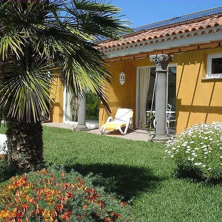 Gartenhaus In *